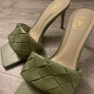 sage square toe woven mules